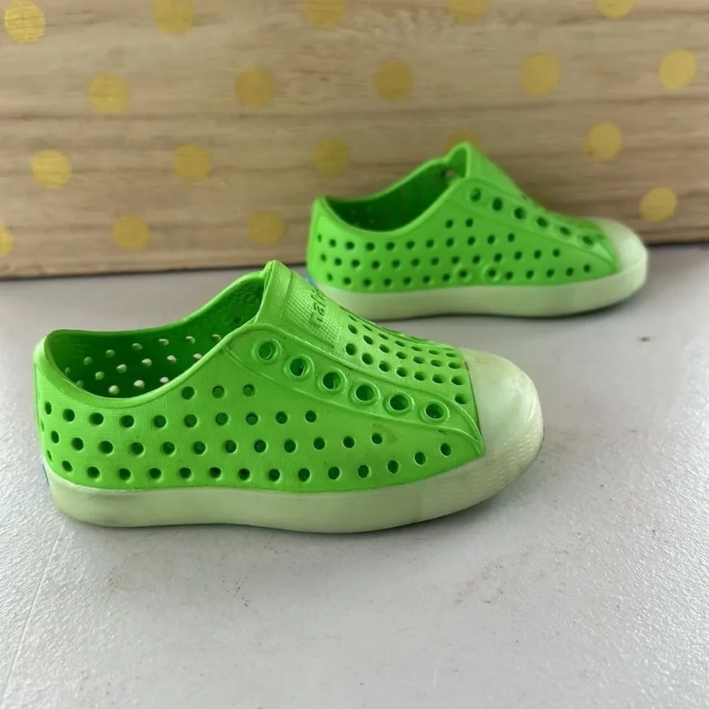 Native Slip On Glow‎ In The Shoes Green Sz C4